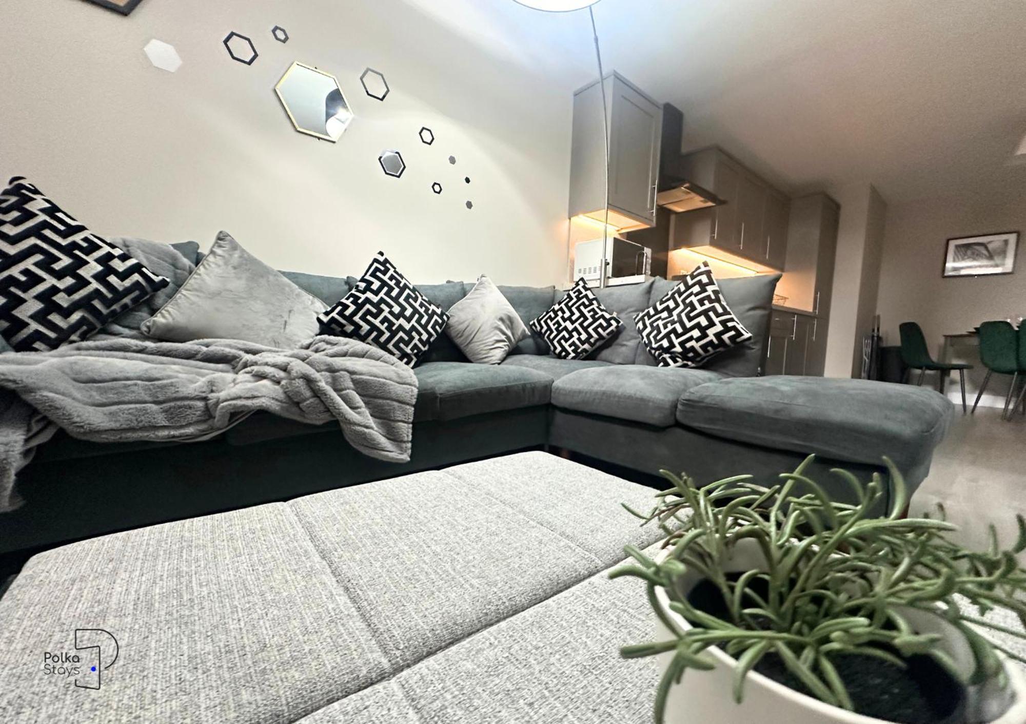 Hanley, Stoke - Modern Spacious Apartments By Polkastays Екстериор снимка